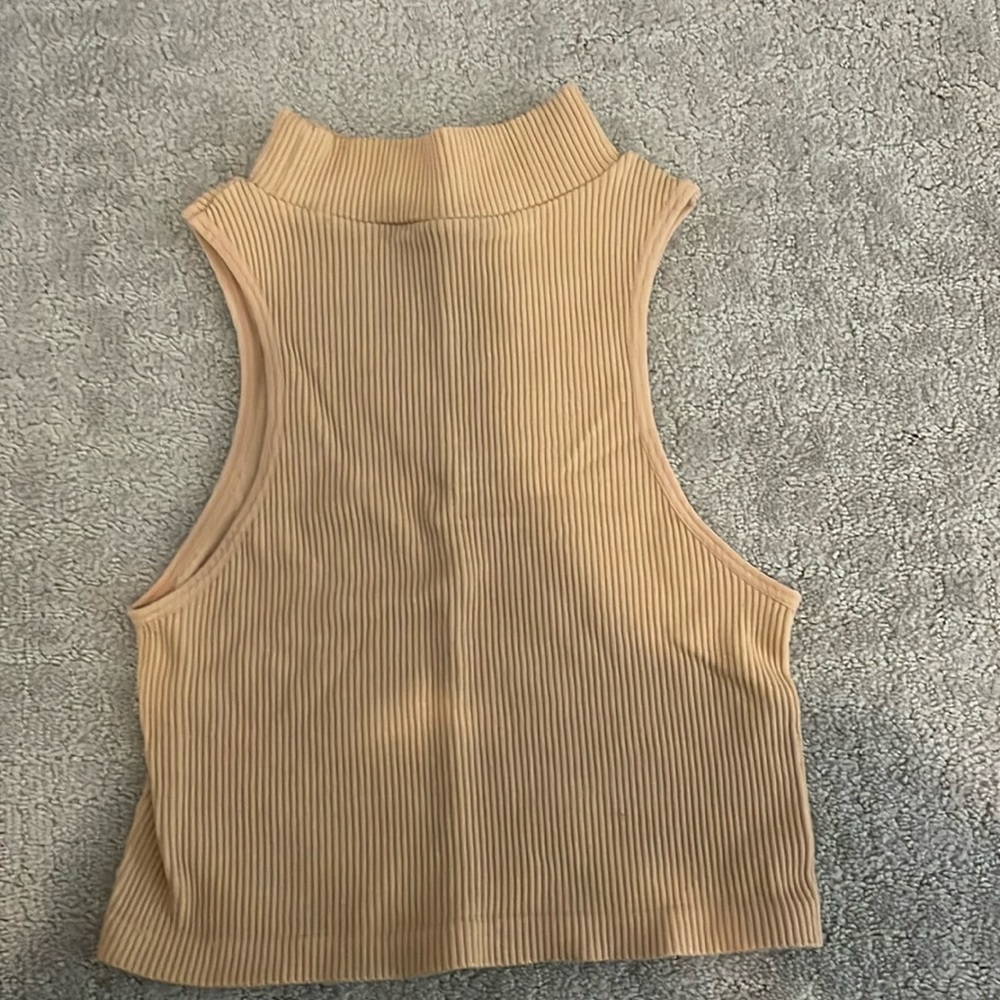 Cute cropped turtle necked tank